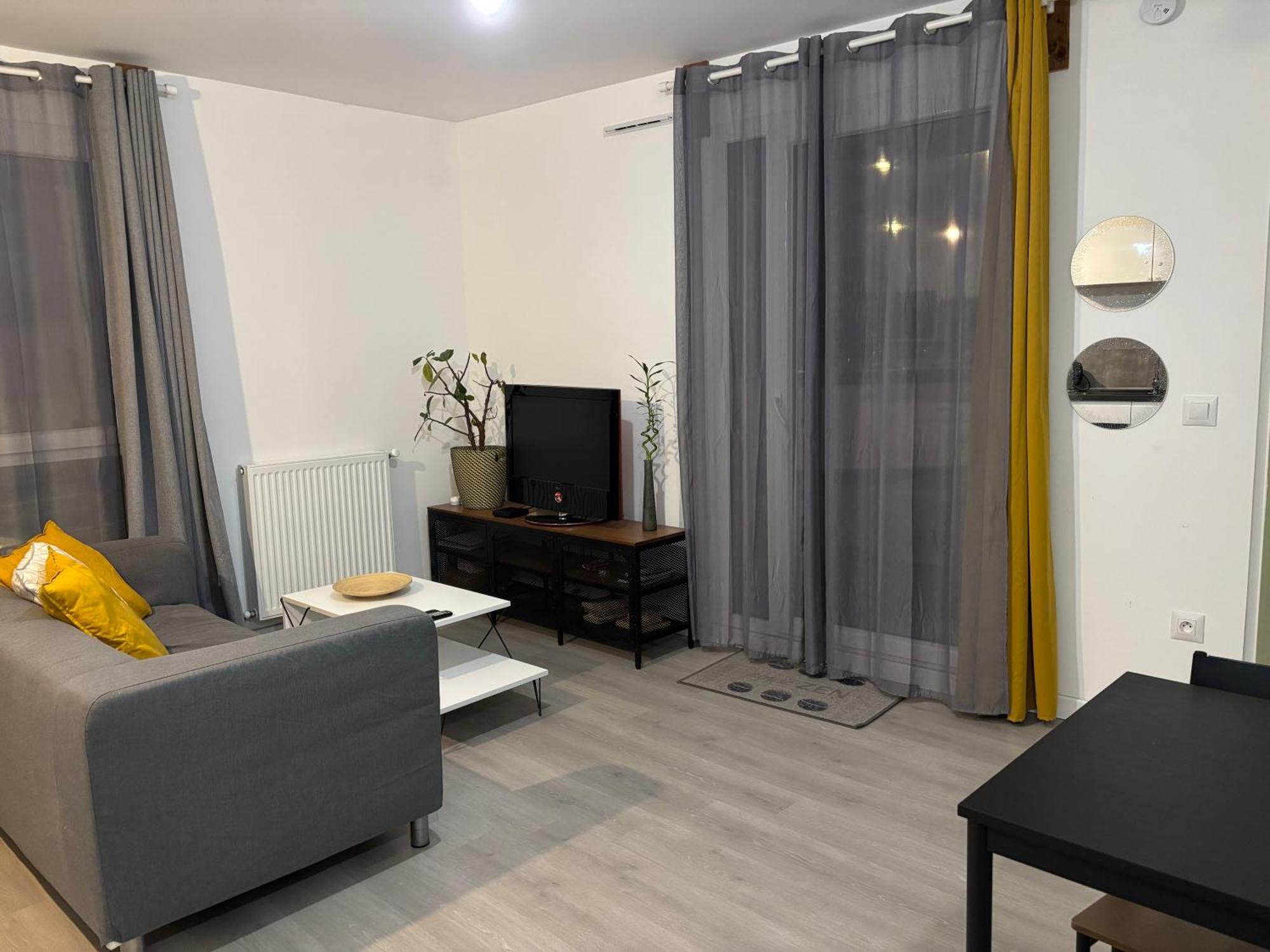 Villejuif - Metro Leo Lagrange - 2 Pieces Avec Balcon Exterior photo